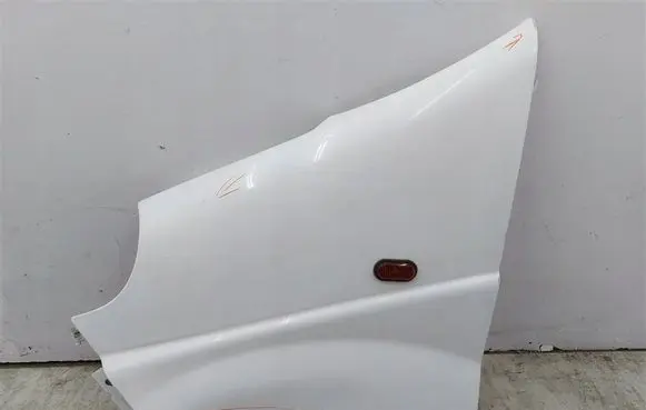 Opel Vivaro Fender 