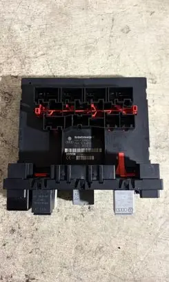 Volkswagen Touran I Fuse module H347S0803 F005V00483 1K0937049N