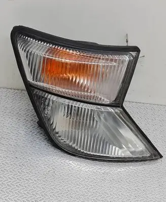 Nissan Patrol 4W60 Front indicator light E139155
