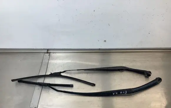 KIA EV6 Front wiper blade arm 