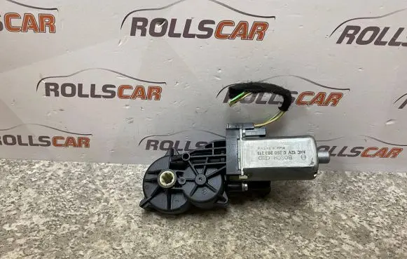 Mercedes-Benz E W211 Seat adjustment motor 0390203211 820591134