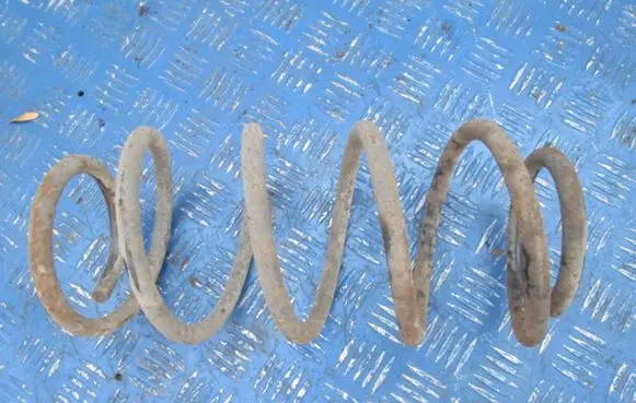 Opel Astra F Front coil spring