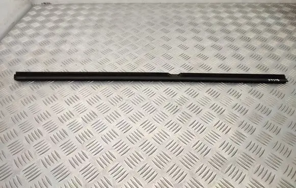 Volkswagen Crafter Front door glass trim molding 7C0837477