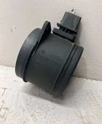 BMW 5 E60 E61 Mass air flow meter 7805415