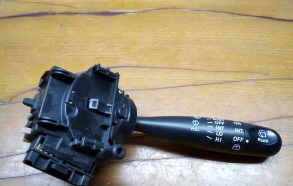 Toyota Corolla E120 E130 Wiper control stalk 173680