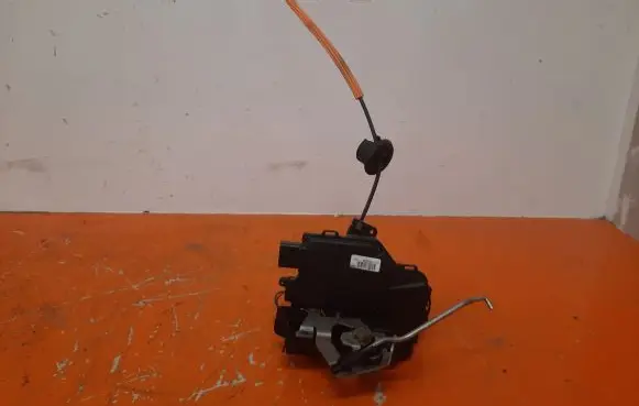Audi A4 S4 B6 8E 8H Rear door lock 8E0839015C