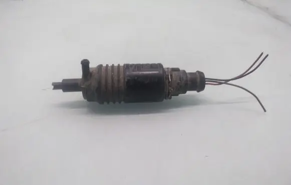 Audi 100 S4 C4 Windscreen/windshield washer pump 4A0955651