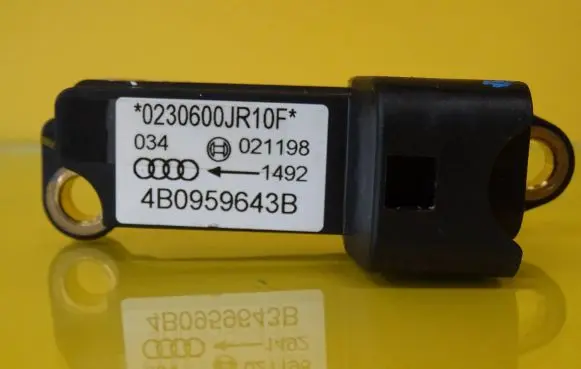 Audi A4 S4 B5 8D Airbag deployment crash/impact sensor 4B0959643B