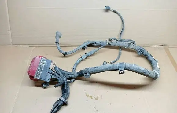 Suzuki Vitara (LY) Positive cable (battery) 3665062M91