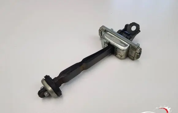 Opel Mokka X Rear door check strap stopper