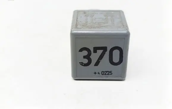 Skoda Superb B5 (3U) Other relay 8D0951253