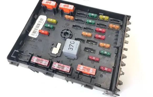 Volkswagen PASSAT CC Fuse module 3C0937125