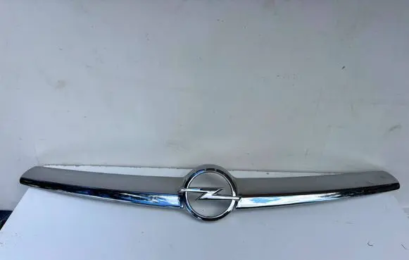 Opel Vivaro Front grill 623828670R