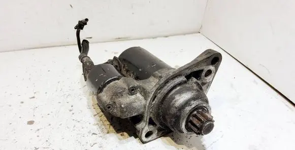 Volkswagen PASSAT B6 Starter motor 1005831329 1005831
