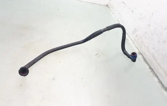 Mazda 5 Fuel line pipe