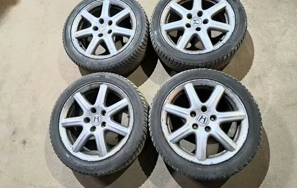 Honda Civic R17 alloy rim 
