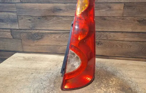 Nissan Note (E11) Rear/tail lights 22016752