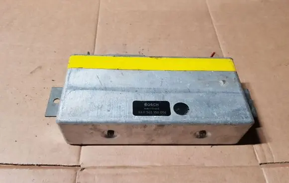 BMW 7 E23 Engine control unit/module 0265100006