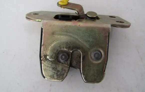 Mitsubishi Carisma Tailgate/trunk/boot lock/catch/latch