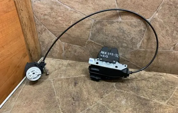 Mercedes-Benz E W212 Tailgate/trunk/boot lock/catch/latch A2047500185