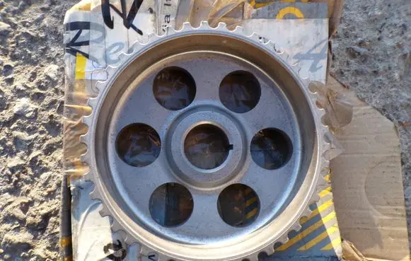 Renault Master II Timing chain sprocket 7700709803