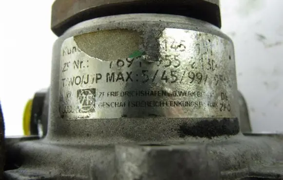 Volkswagen Polo IV 9N3 Power steering pump