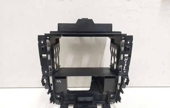 Radio/GPS head unit trim
