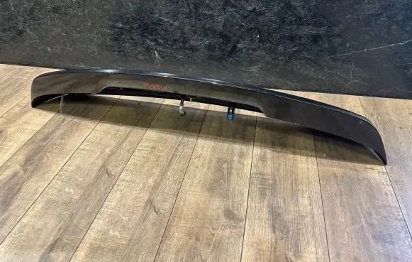 Tailgate/trunk spoiler