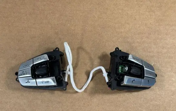 BMW X3 G01 Steering wheel buttons/switches 61318064478