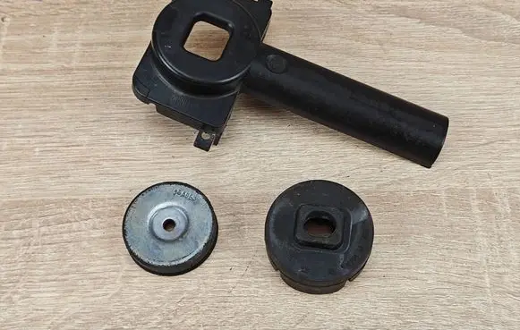 Audi A7 S7 4G Radiator mount bracket 4G0805201 4H0121276