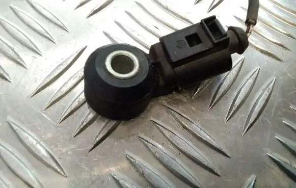 Audi A6 S6 C6 4F Detonation knock sensor 030905377C