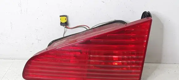 Peugeot 607 Tailgate rear/tail lights 2543