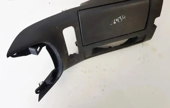 Ford Mondeo Mk III Glove box 588050501020