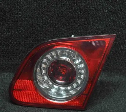 Tailgate rear/tail lights