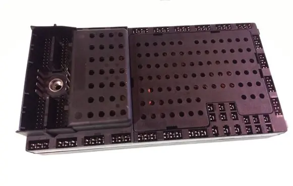 Volvo S60 Fuse module 08696040