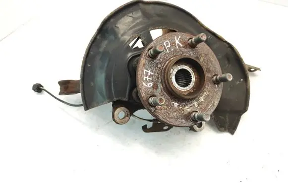 Toyota RAV 4 (XA30) Front wheel hub spindle knuckle