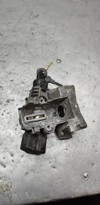 BMW 5 E39 Ignition lock LU6751666 050301 1095823