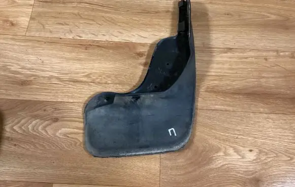Volkswagen PASSAT B6 Front mudguard 3C0975111