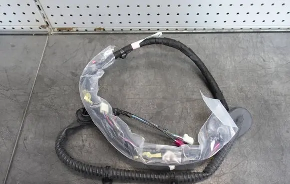 Tesla Model 3 Tailgate/trunk wiring harness P1068789-00-G 1068789-00-G