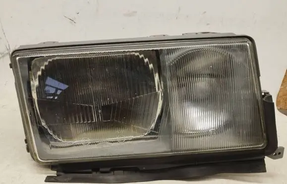 Mercedes-Benz 190 W201 Headlight/headlamp 2018208061 2018202661 HELLA