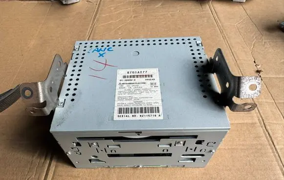 Mitsubishi Lancer VIII Radio/CD/DVD/GPS head unit 8701A277 34U249 8Z115718A