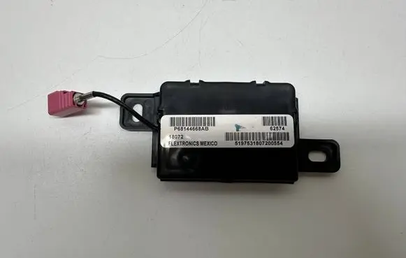 Ram 1500 DT Aerial antenna amplifier P68144668AB 18072 62574