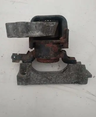 Toyota Verso Engine mount bracket