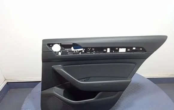 Volkswagen PASSAT B7 USA Door card panel trim set 
