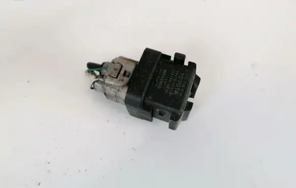 Toyota Avensis Verso Glow plug pre-heat relay 2861067010 28610-67010