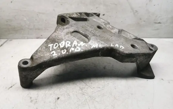 Volkswagen Touran I Engine mounting bracket 03G199207E