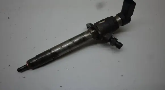 Jaguar XF X250 Fuel injector 5U3Q9K546AA