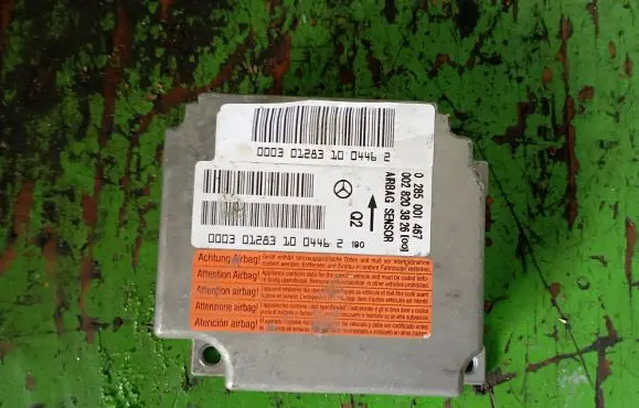 Mercedes-Benz Vaneo W414 Airbag control unit/module 0028203826