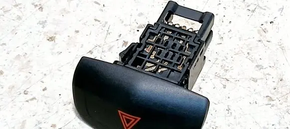 Nissan Primera Hazard light switch 06016