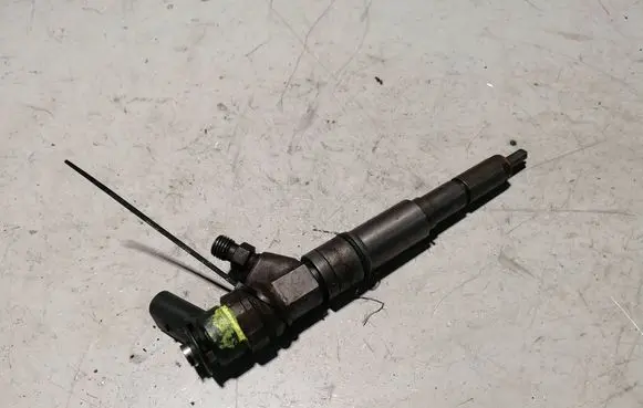 BMW 5 E60 E61 Fuel injector 7794652 0445110212